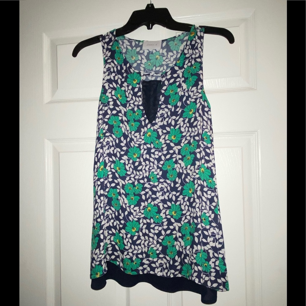 Lauren K flower shirt size medium (❗️Free with another purchase❗️)